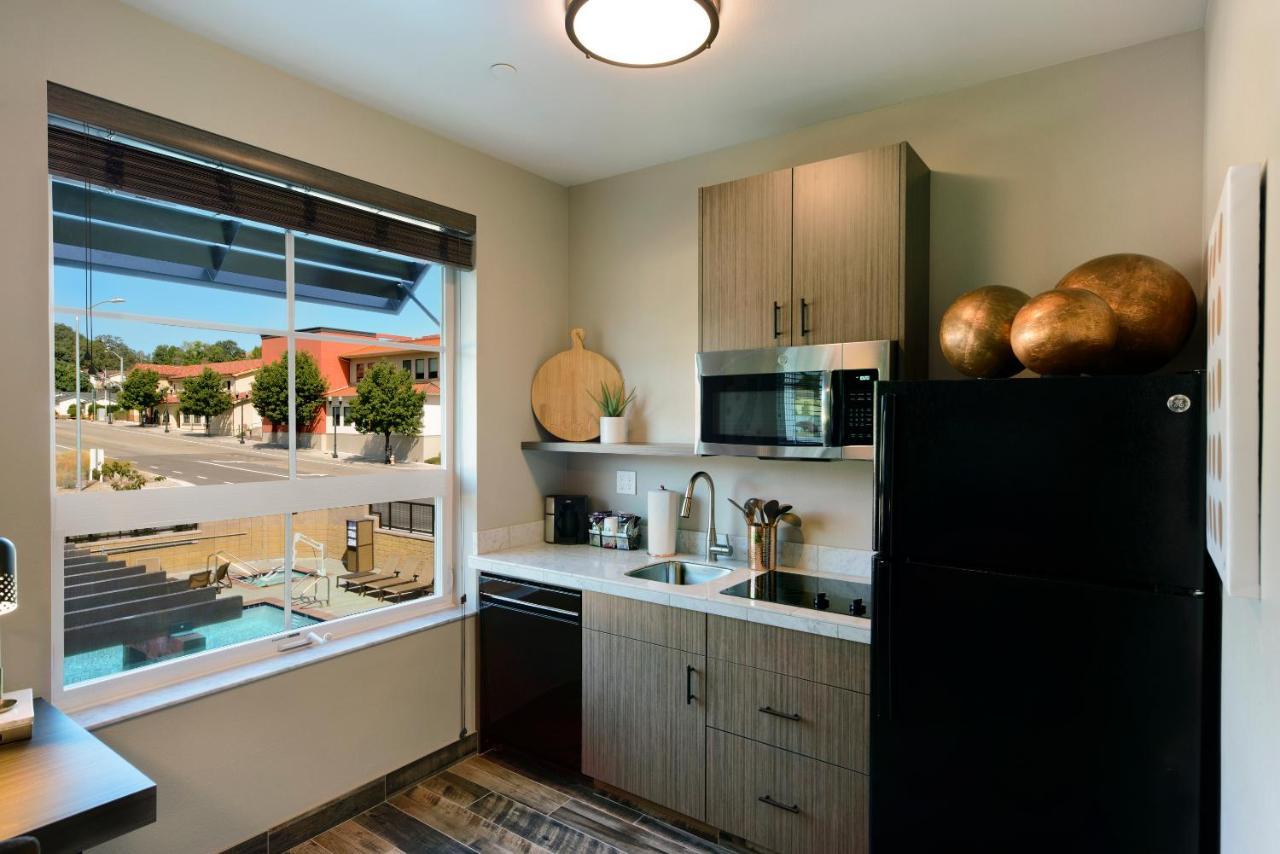 Oxford Suites פאסו רובלס מראה חיצוני תמונה