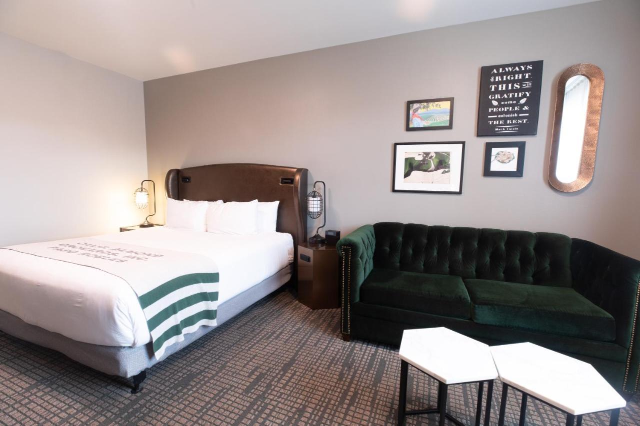 Oxford Suites פאסו רובלס מראה חיצוני תמונה